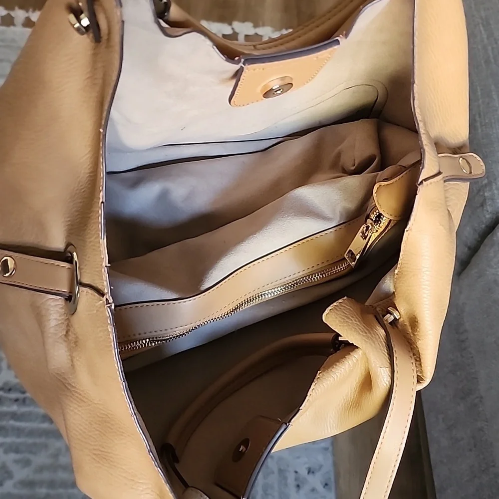 Sondra Roberts Tan Slouchy Hobo Shoulder Bag  Soft Vegan Leather - Picture 4 of 9